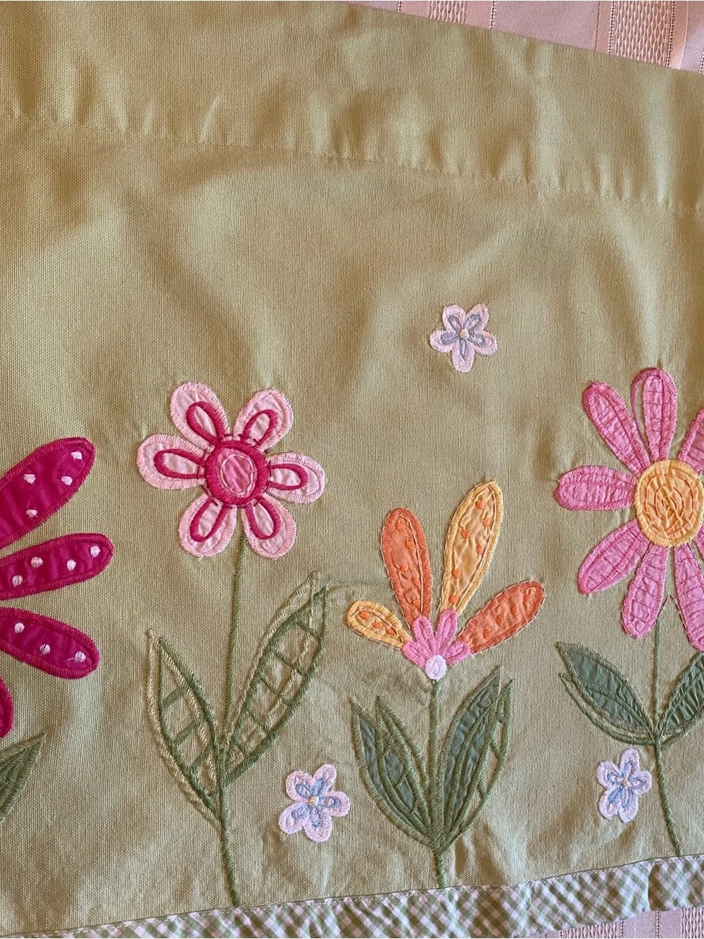 POTTERY BARN KIDS Appliquéd Daisy Garden Window Valance Green